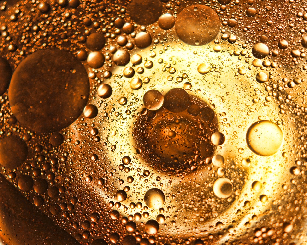 olive oil, bubbles, gold-601487.jpg